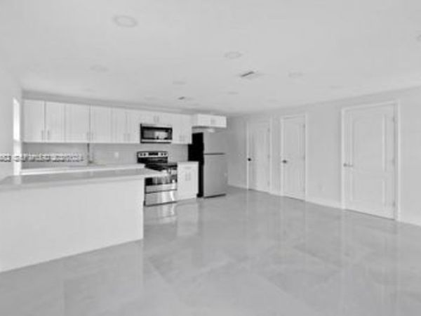 655 SW 5th St , Homestead, FL 33030