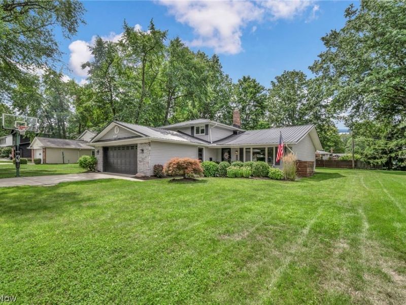 1980 Salem Parkway, Westlake, OH 44145 Photo 3