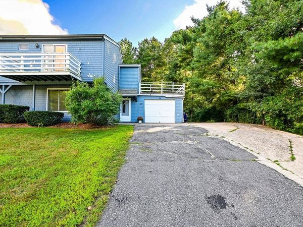 29 Surrey Ln, Unit 29, Bourne, MA 02532