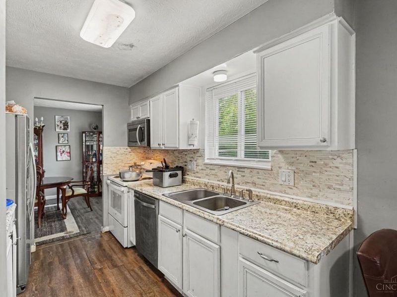 1727 John Gray Road, Springfield Township, OH 45240 Photo 6