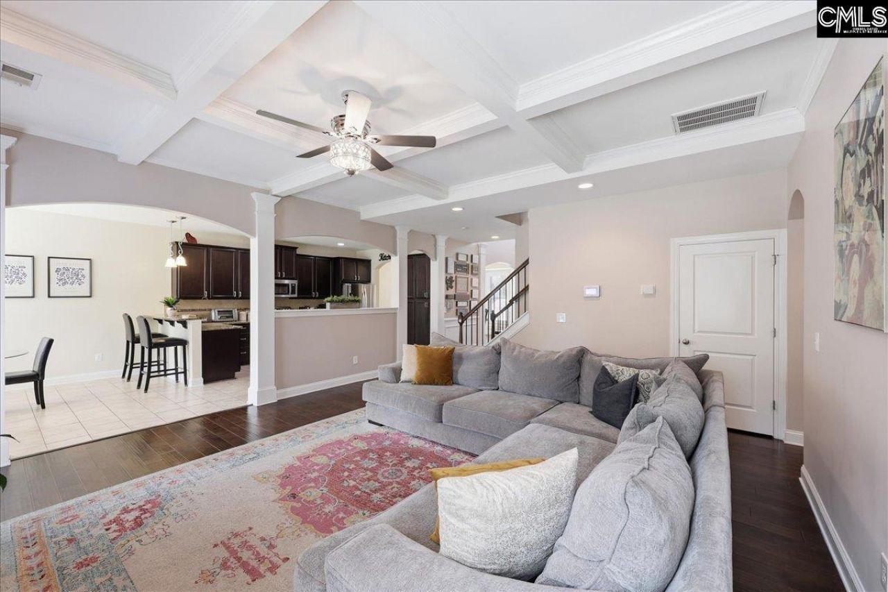 66 Saughtree Lane W Photo 21