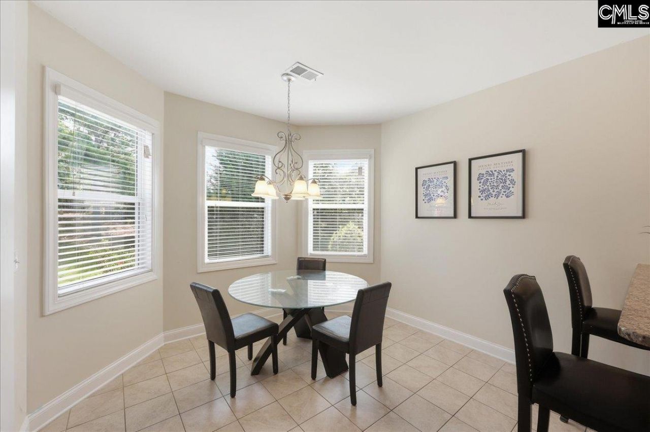 66 Saughtree Lane W Photo 24