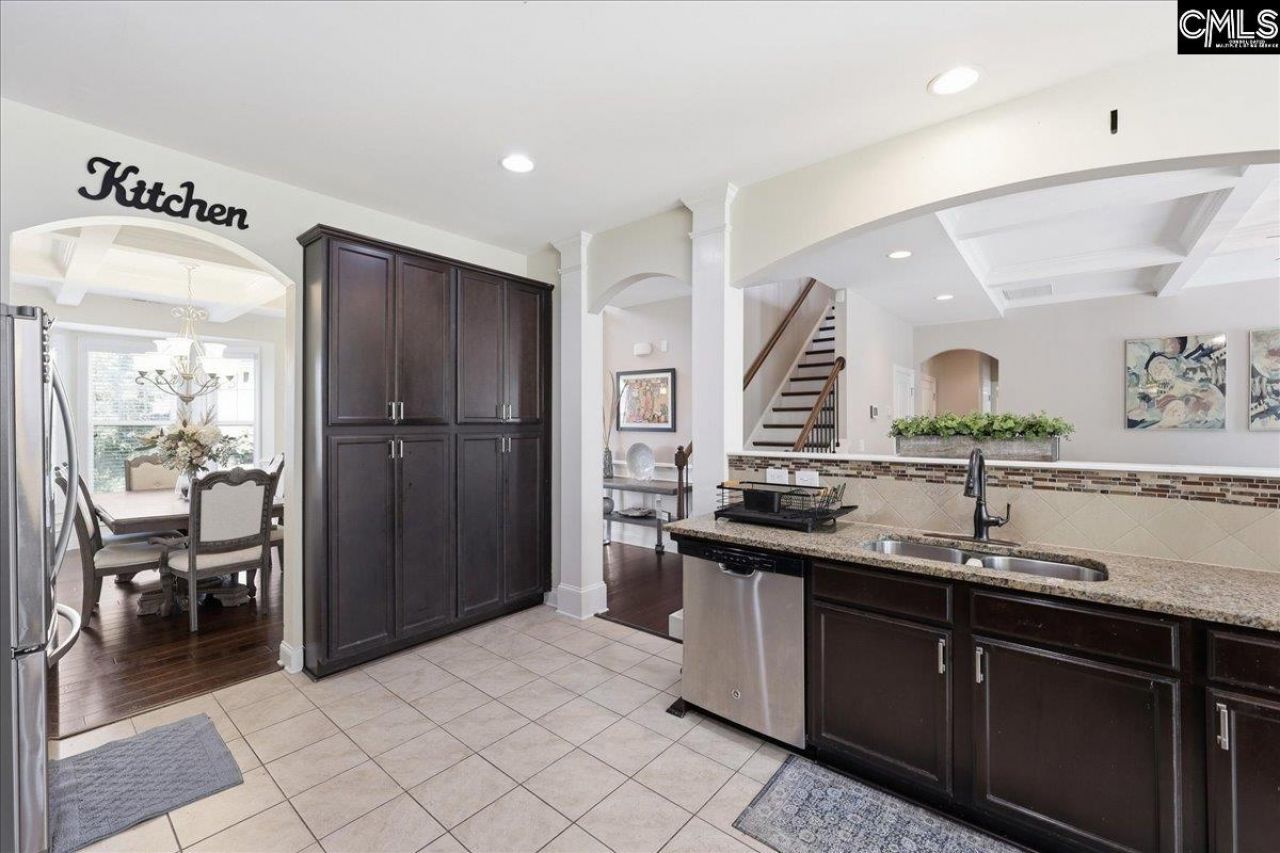 66 Saughtree Lane W Photo 33
