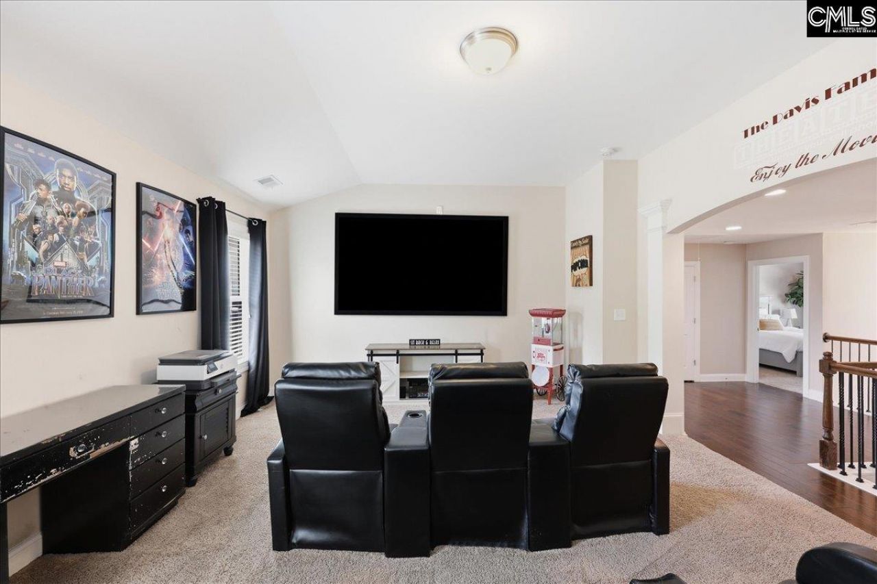 66 Saughtree Lane W Photo 38
