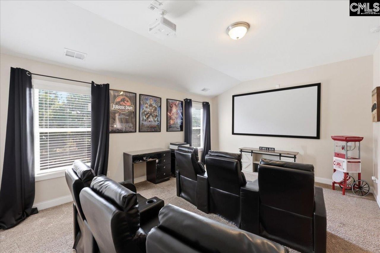 66 Saughtree Lane W Photo 39