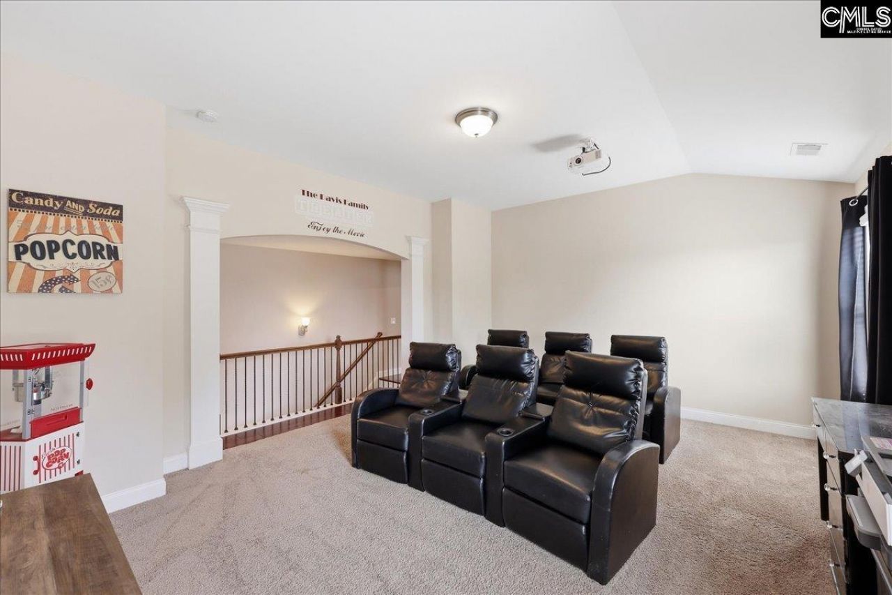 66 Saughtree Lane W Photo 42