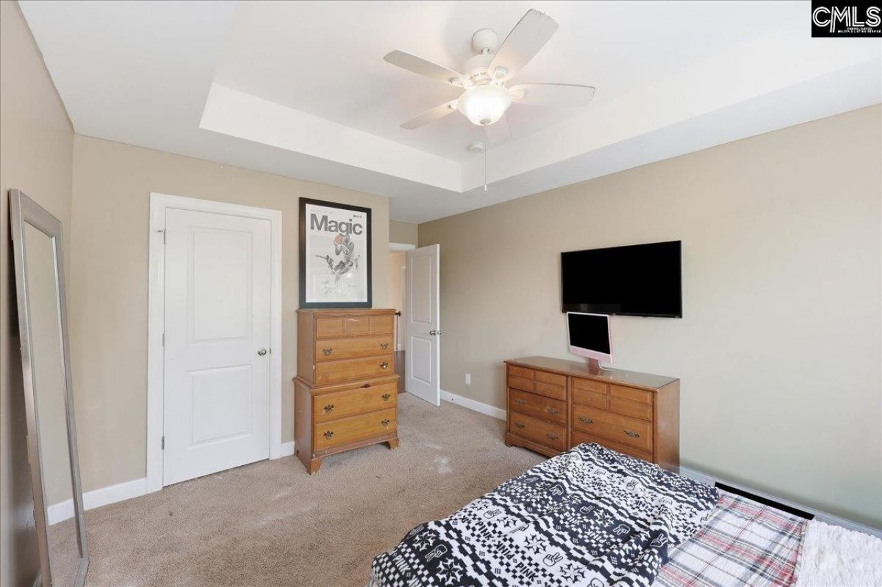 66 Saughtree Lane W Photo 43