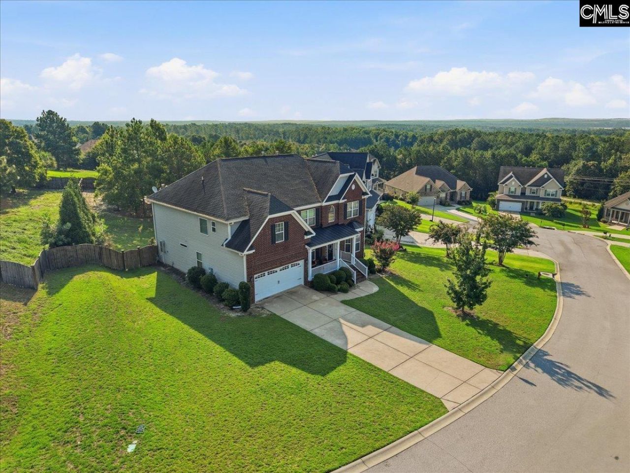 66 Saughtree Lane W Photo 5