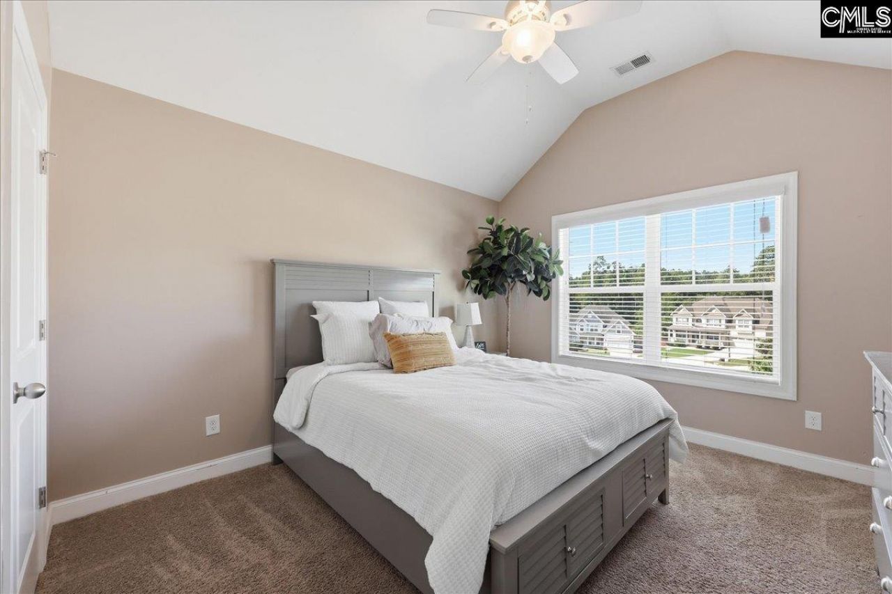 66 Saughtree Lane W Photo 58