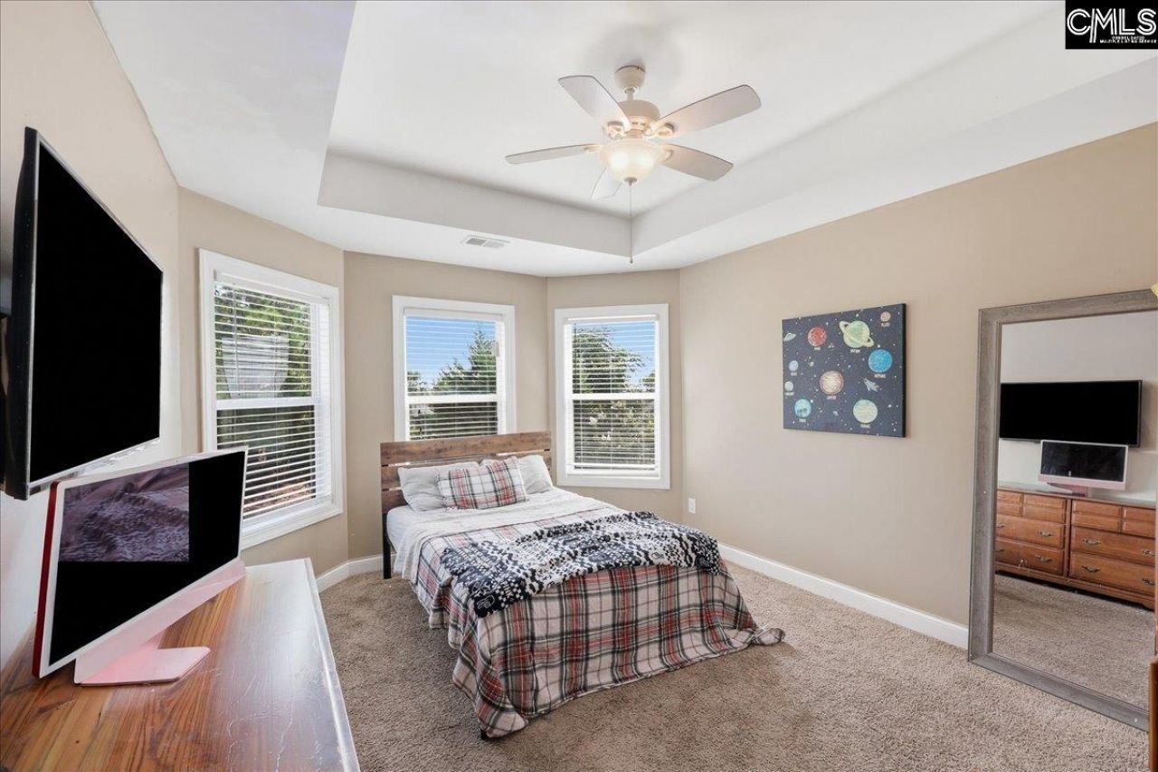 66 Saughtree Lane W Photo 59