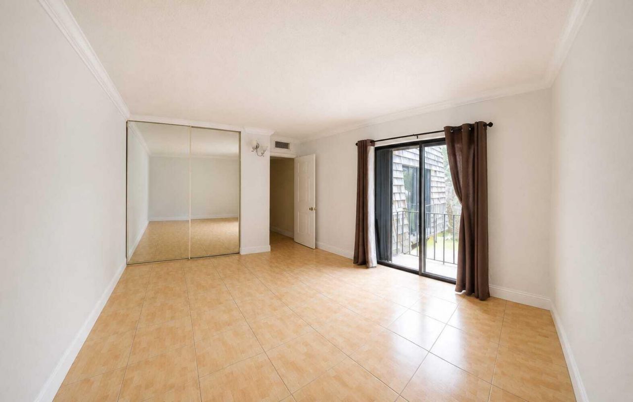 219 Lake Arbor Drive, Unit 219, Palm Springs, FL 33461 Photo
