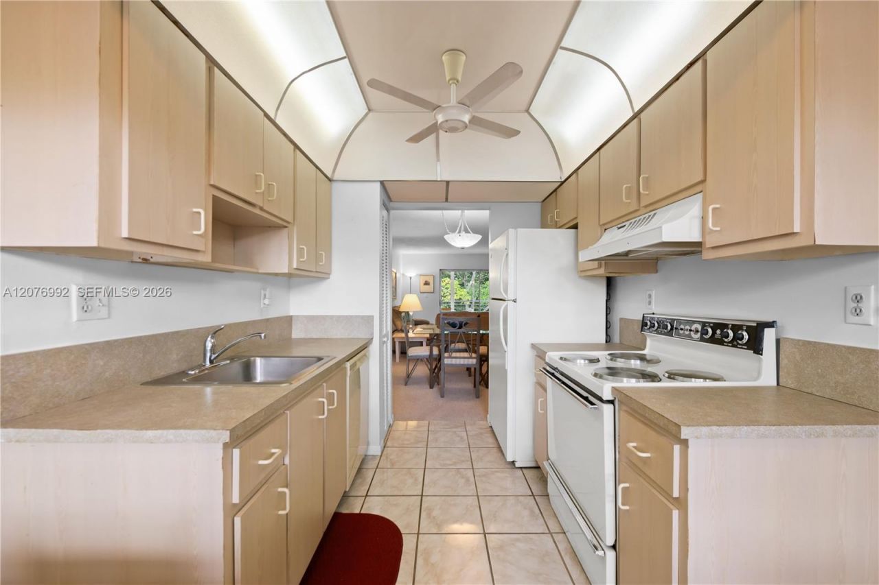 8305 NW 61st St, Unit C303, Tamarac, FL 33321 Photo