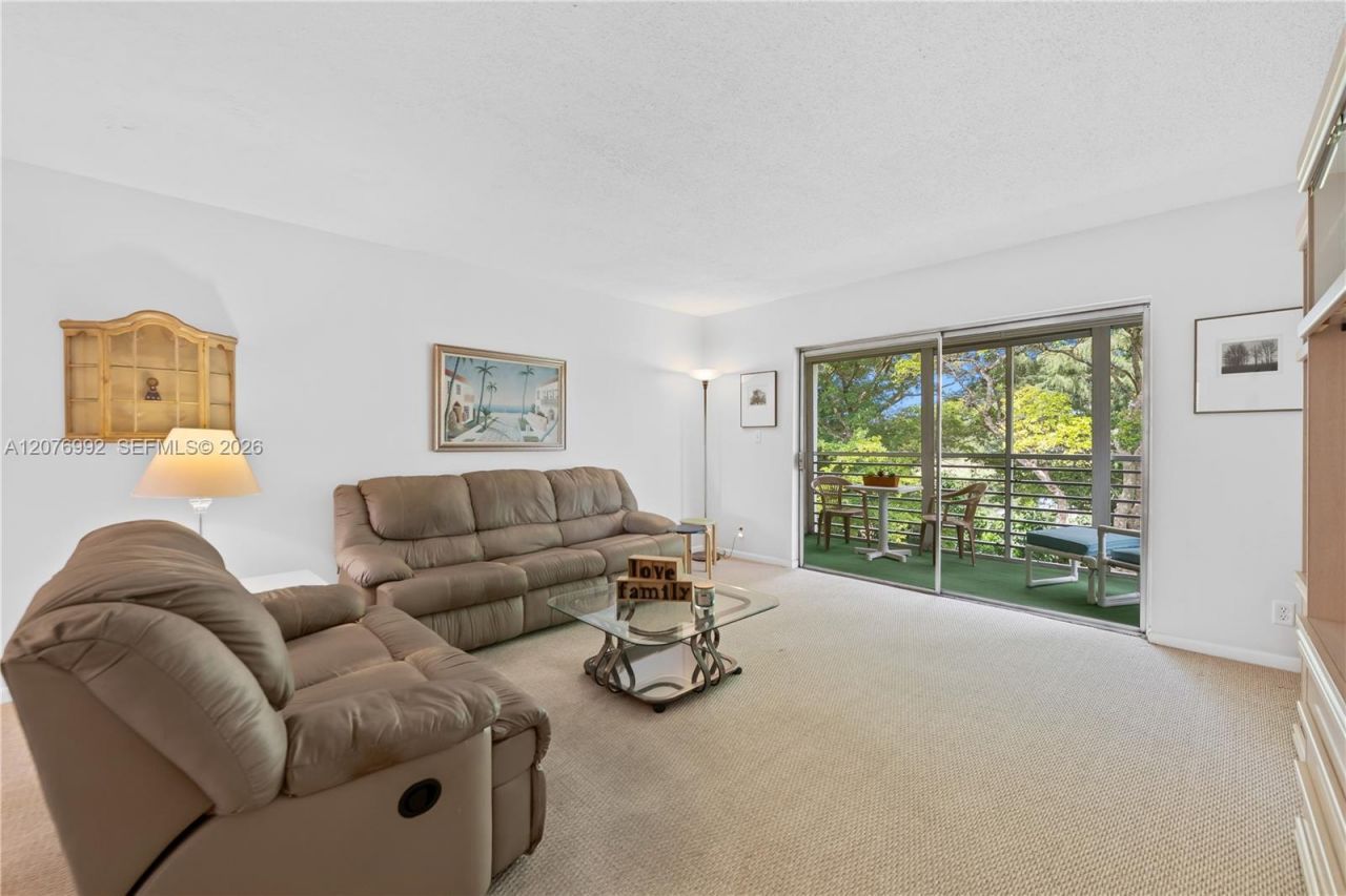8305 NW 61st St, Unit C303, Tamarac, FL 33321 Photo