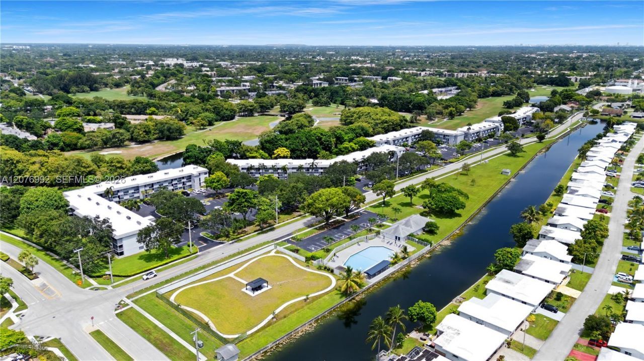 8305 NW 61st St, Unit C303, Tamarac, FL 33321 Photo