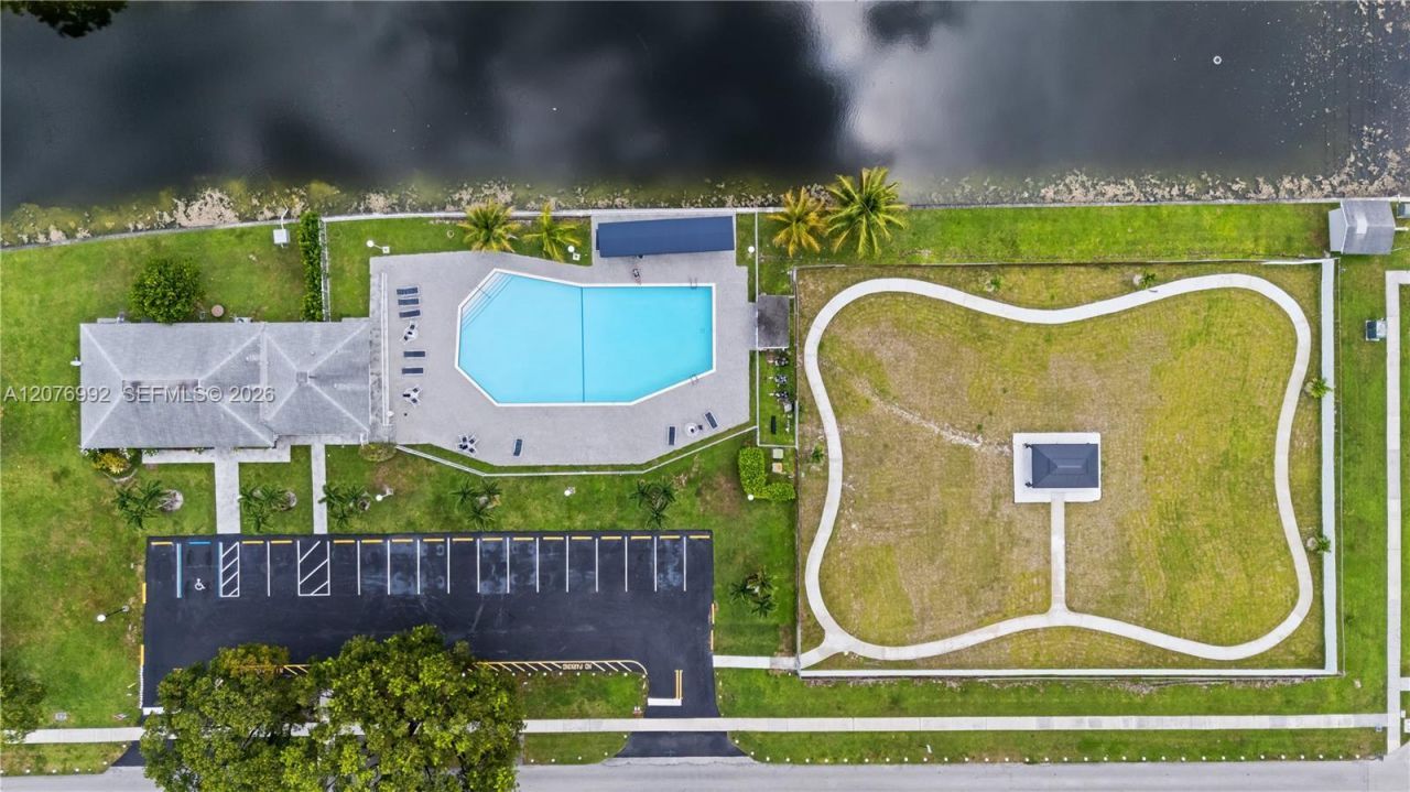 8305 NW 61st St, Unit C303, Tamarac, FL 33321 Photo