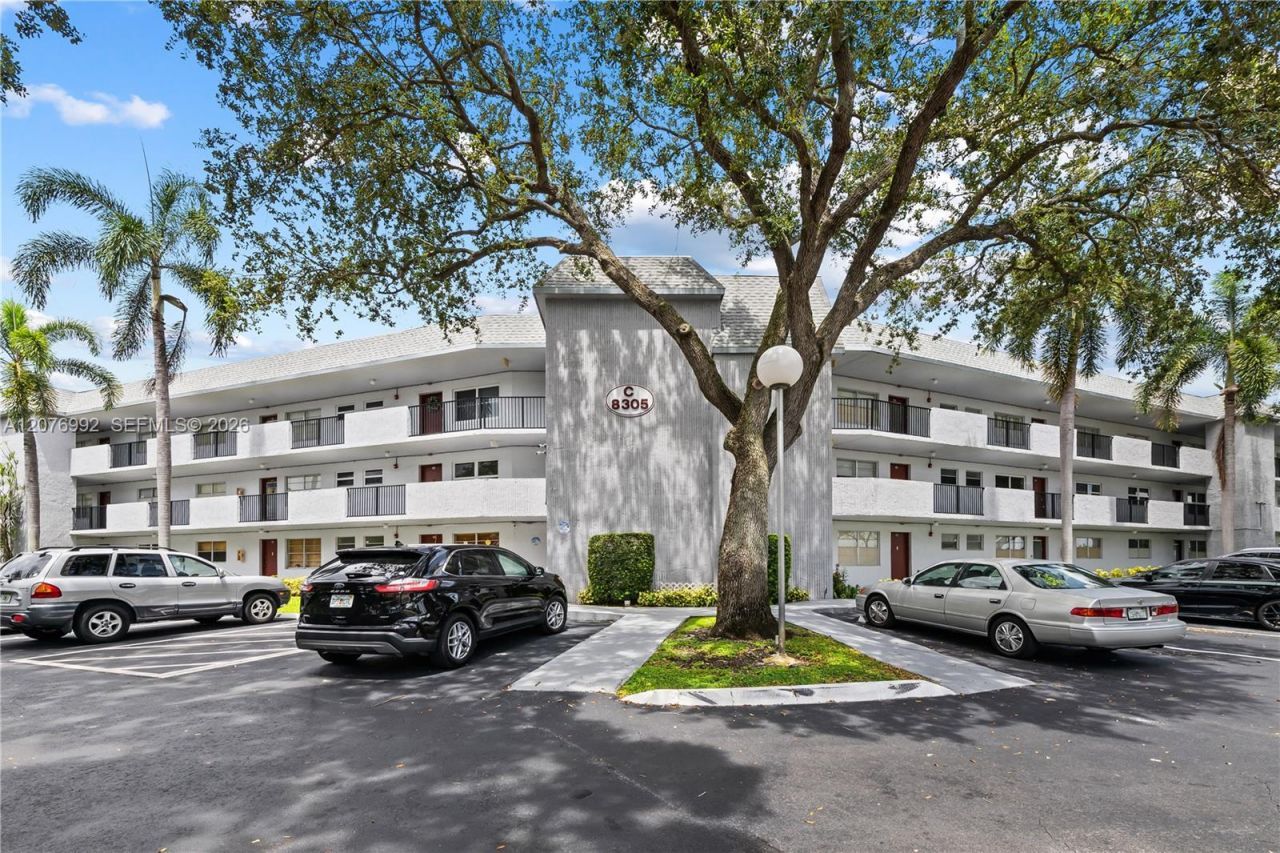 8305 NW 61st St, Unit C303, Tamarac, FL 33321 Photo