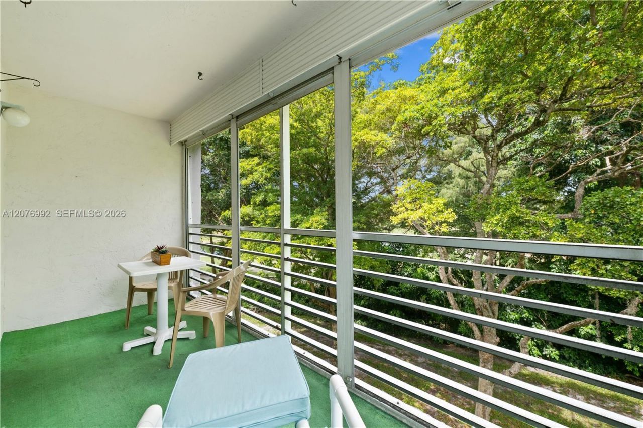 8305 NW 61st St, Unit C303, Tamarac, FL 33321 Photo