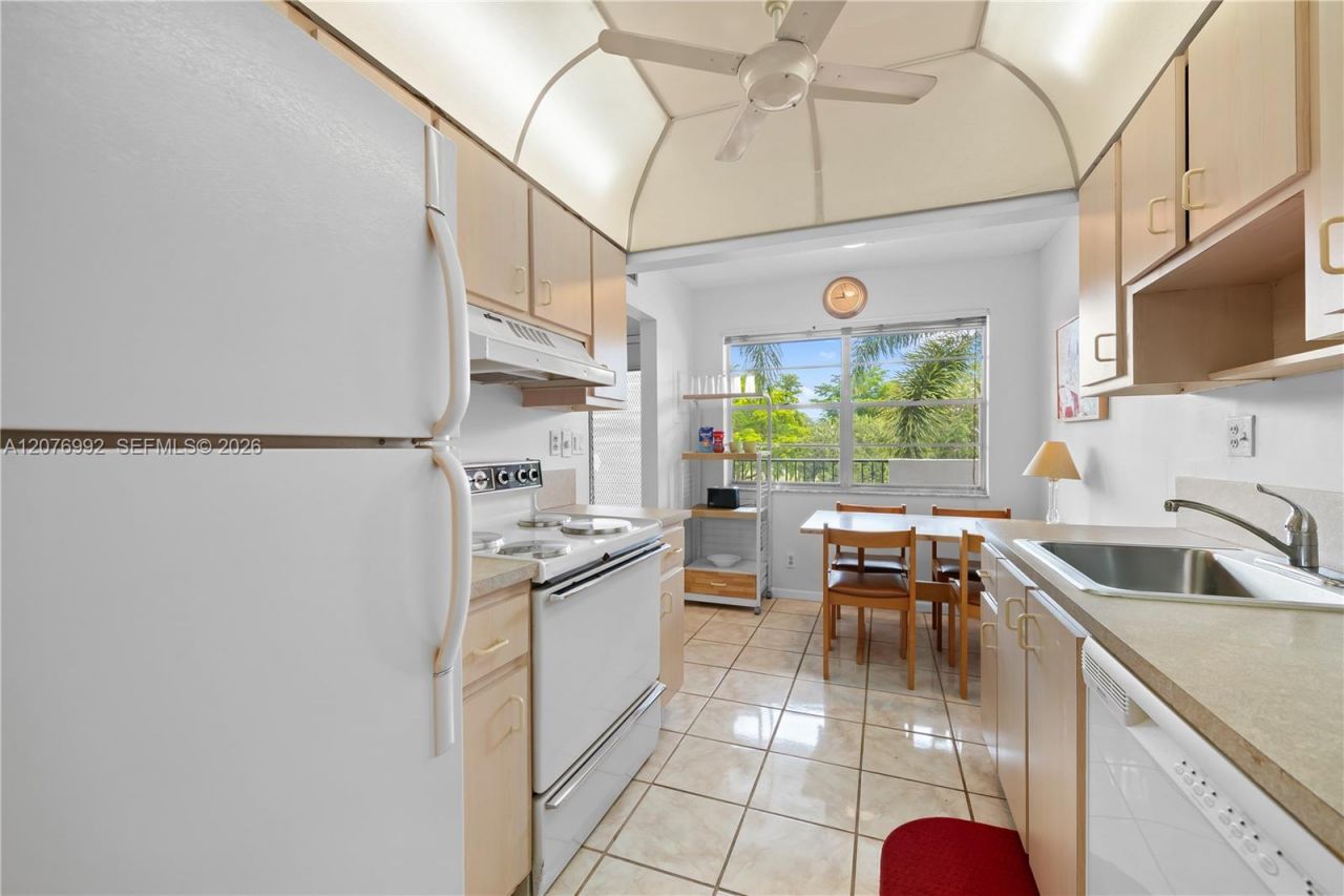 8305 NW 61st St, Unit C303, Tamarac, FL 33321 Photo