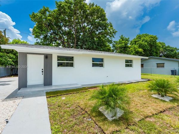 655 SW 6th Ter , Florida City, FL 33034