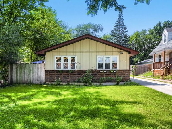 344 N Princeton Avenue , Villa Park, IL 60181