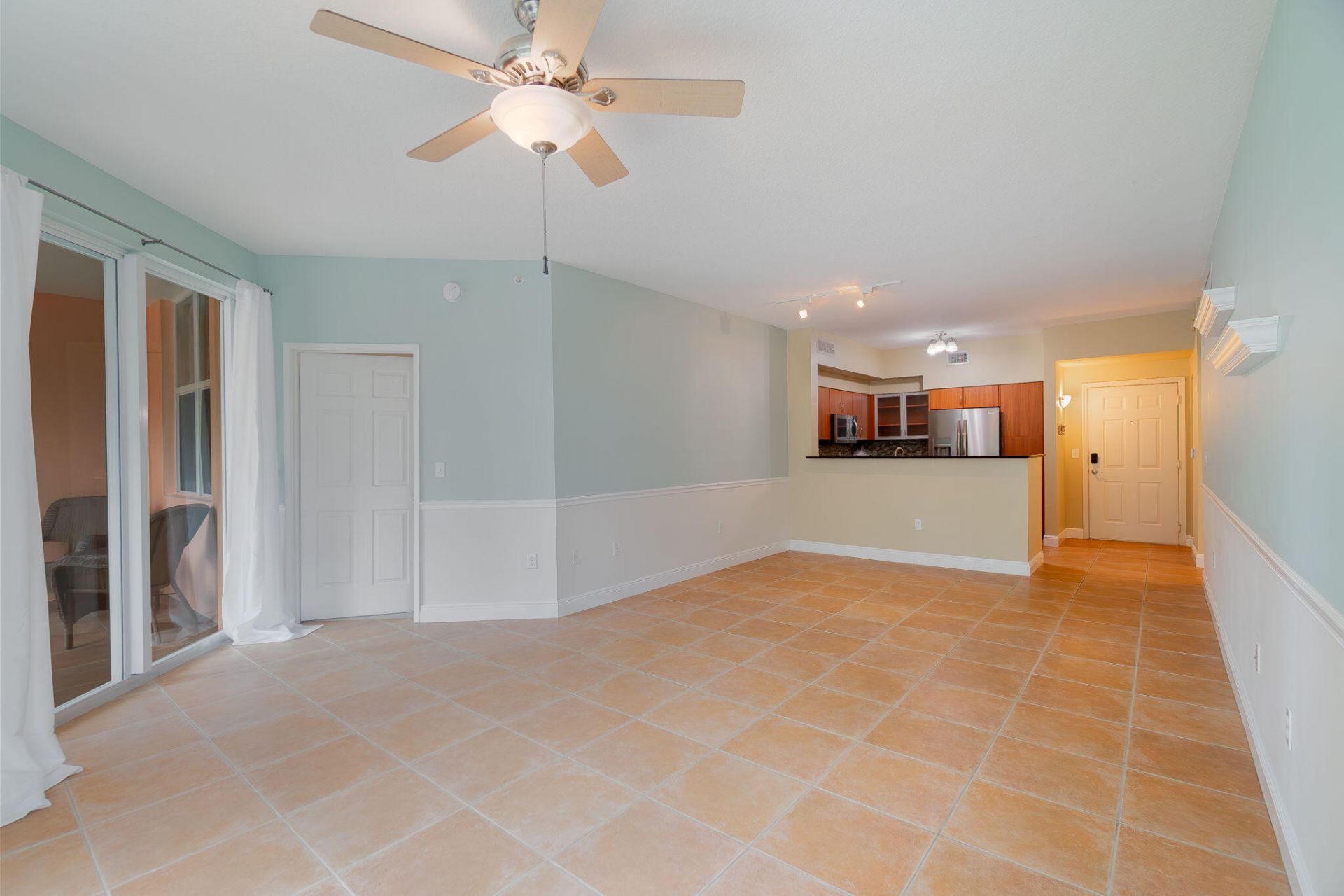 804 E Windward Way, Unit 211, Lantana, FL 33462 Photo