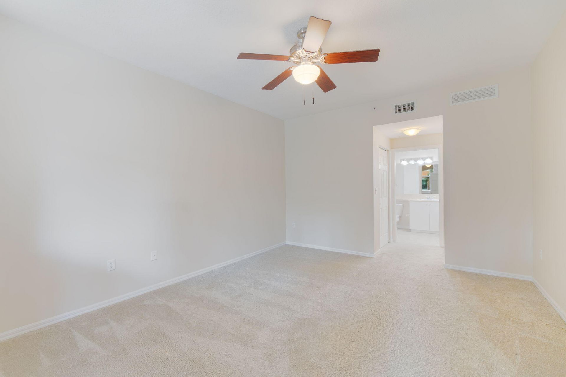 804 E Windward Way, Unit 211, Lantana, FL 33462 Photo