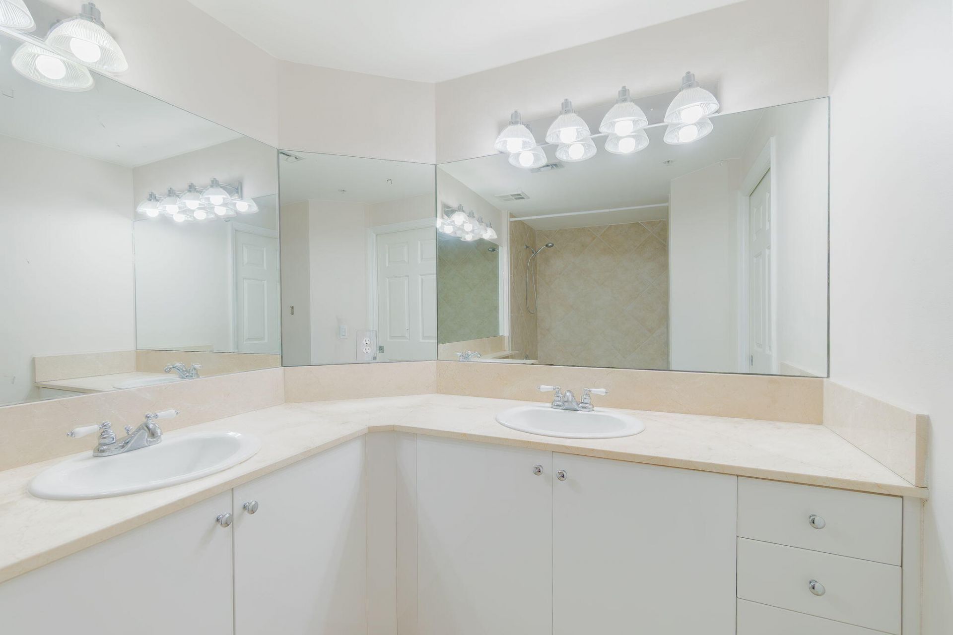 804 E Windward Way, Unit 211, Lantana, FL 33462 Photo