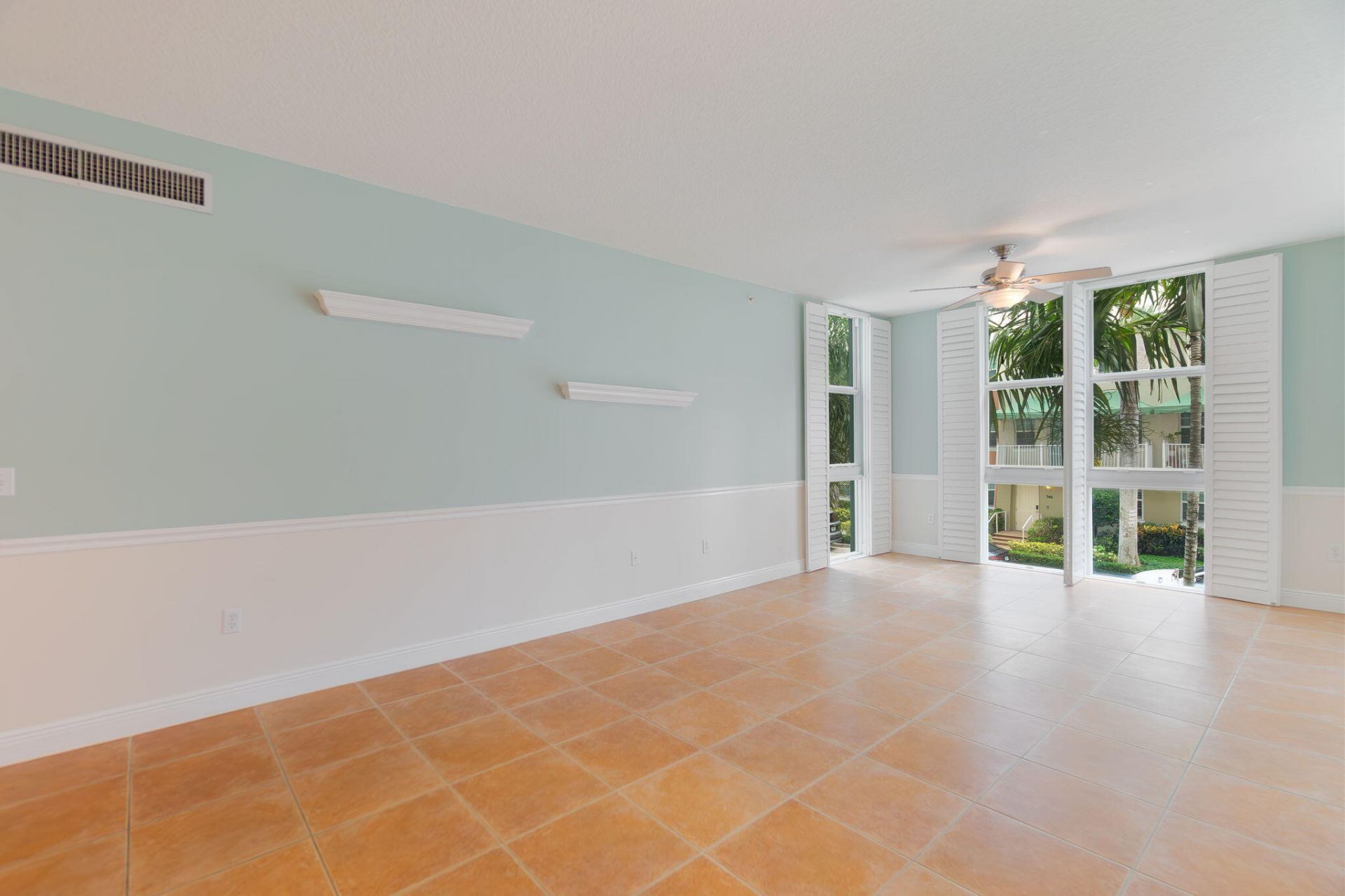 804 E Windward Way, Unit 211, Lantana, FL 33462 Photo