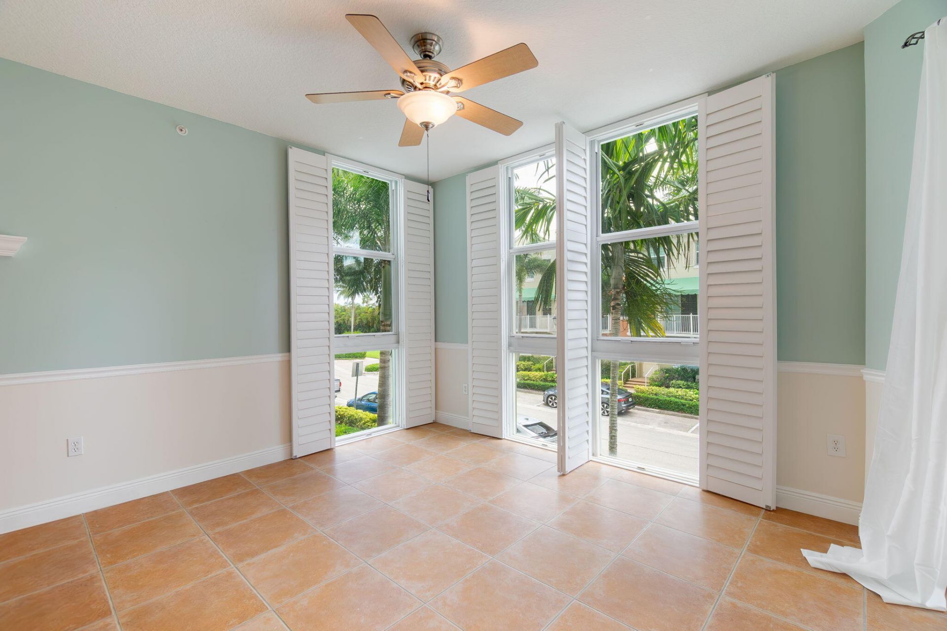 804 E Windward Way, Unit 211, Lantana, FL 33462 Photo