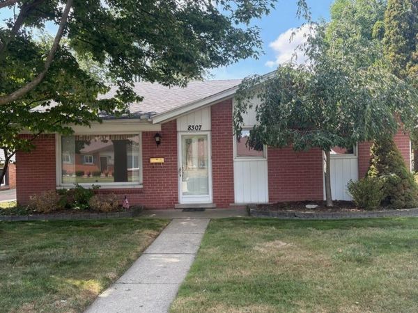 8307 Donna Street, Westland, MI 48185
