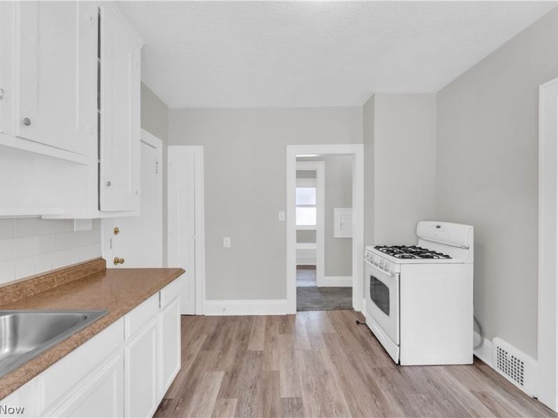 3394 E 146th Street, Unit 2/UP, Cleveland, OH 44120 Photo 12