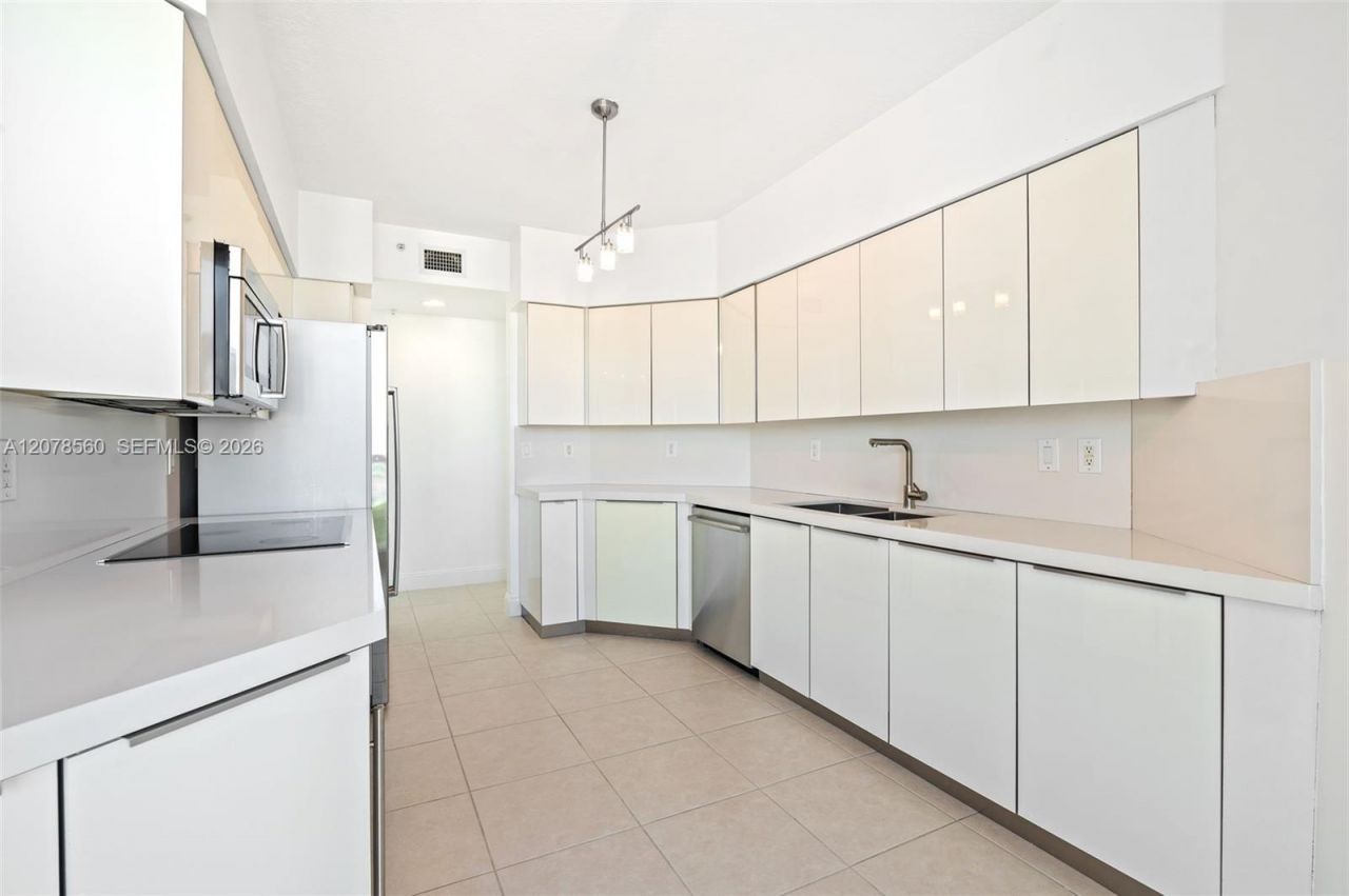 3370 Hidden Bay Dr , Unit 2102, Aventura, FL 33180 Photo