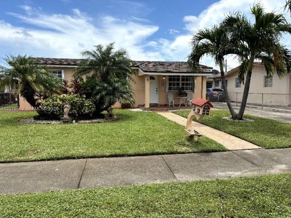 1340 W 36th St , Hialeah, FL 33012