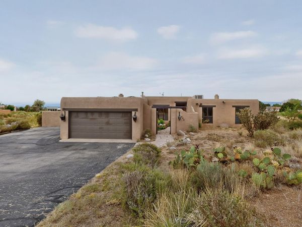 608 Cedar Hill Road NE, Albuquerque, NM 87122