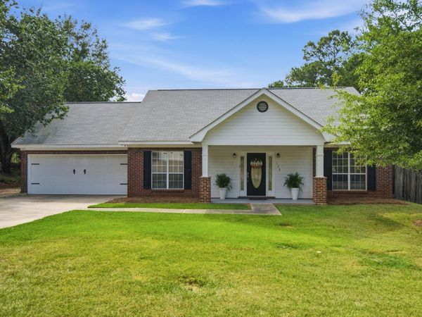 126 Pine Ln., Hattiesburg, MS 39402
