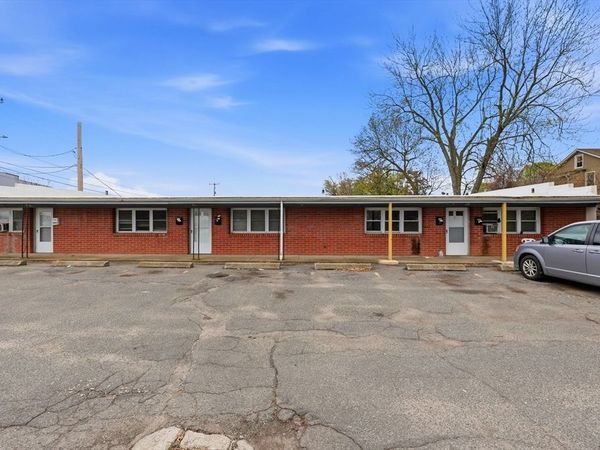 50 Stevens St, Springfield, MA 01104