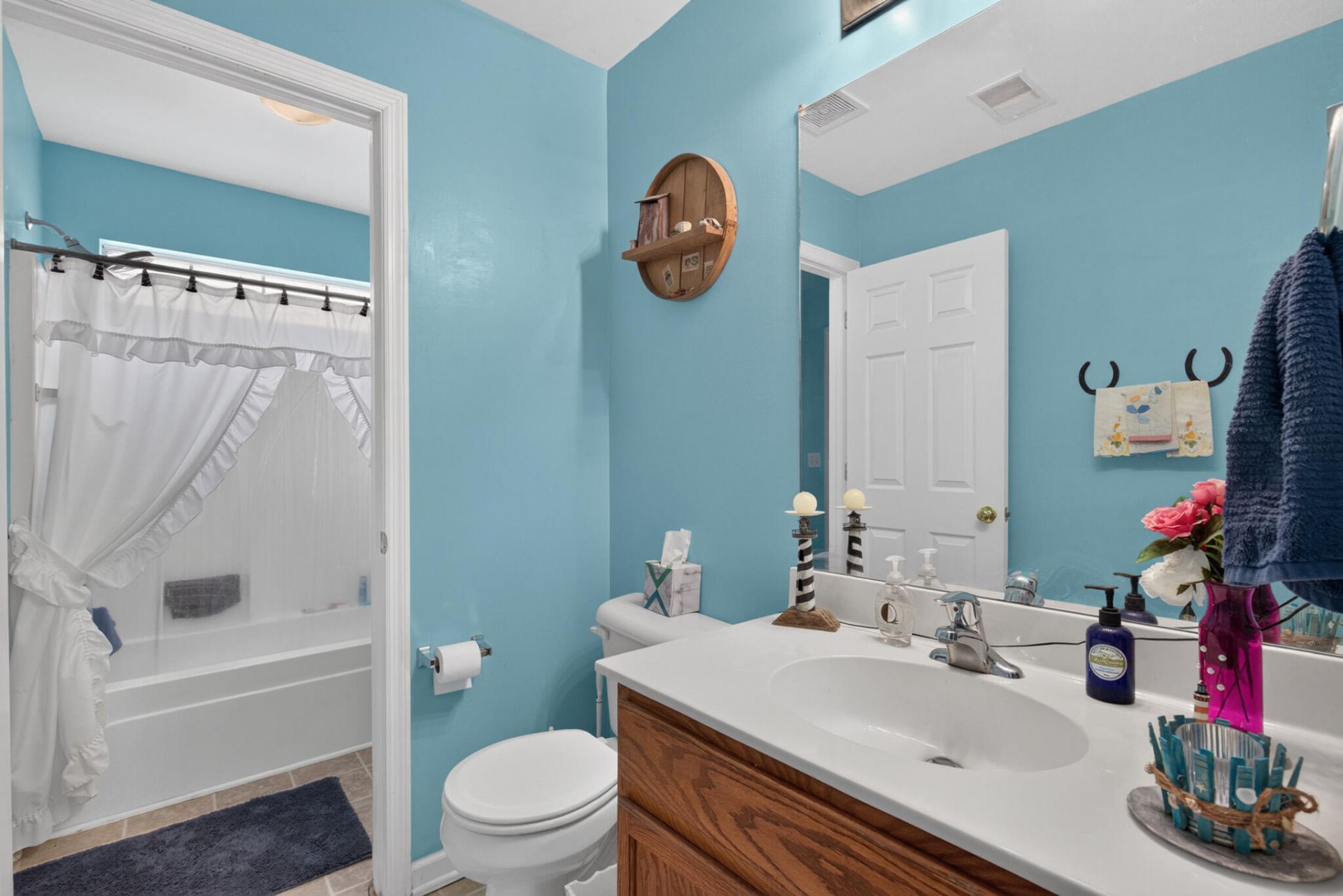 9021 Greenbriar Drive Photo 13
