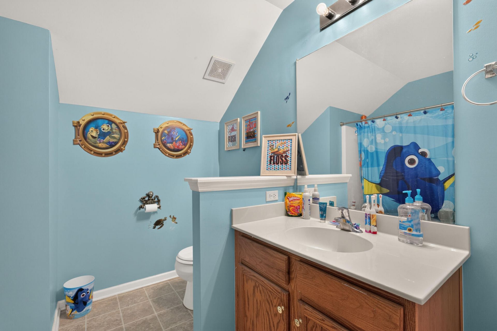 9021 Greenbriar Drive Photo 16