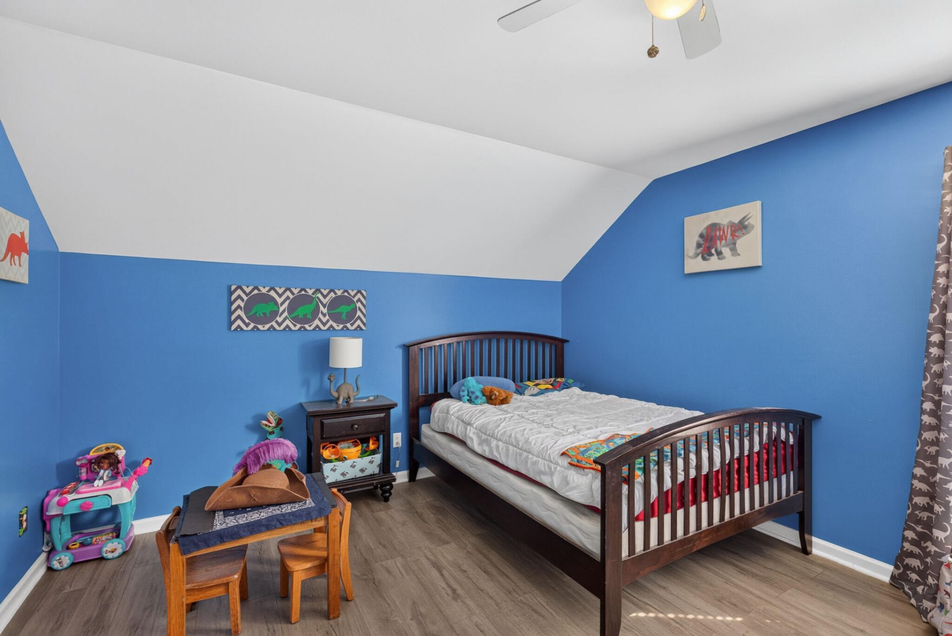 9021 Greenbriar Drive Photo 18