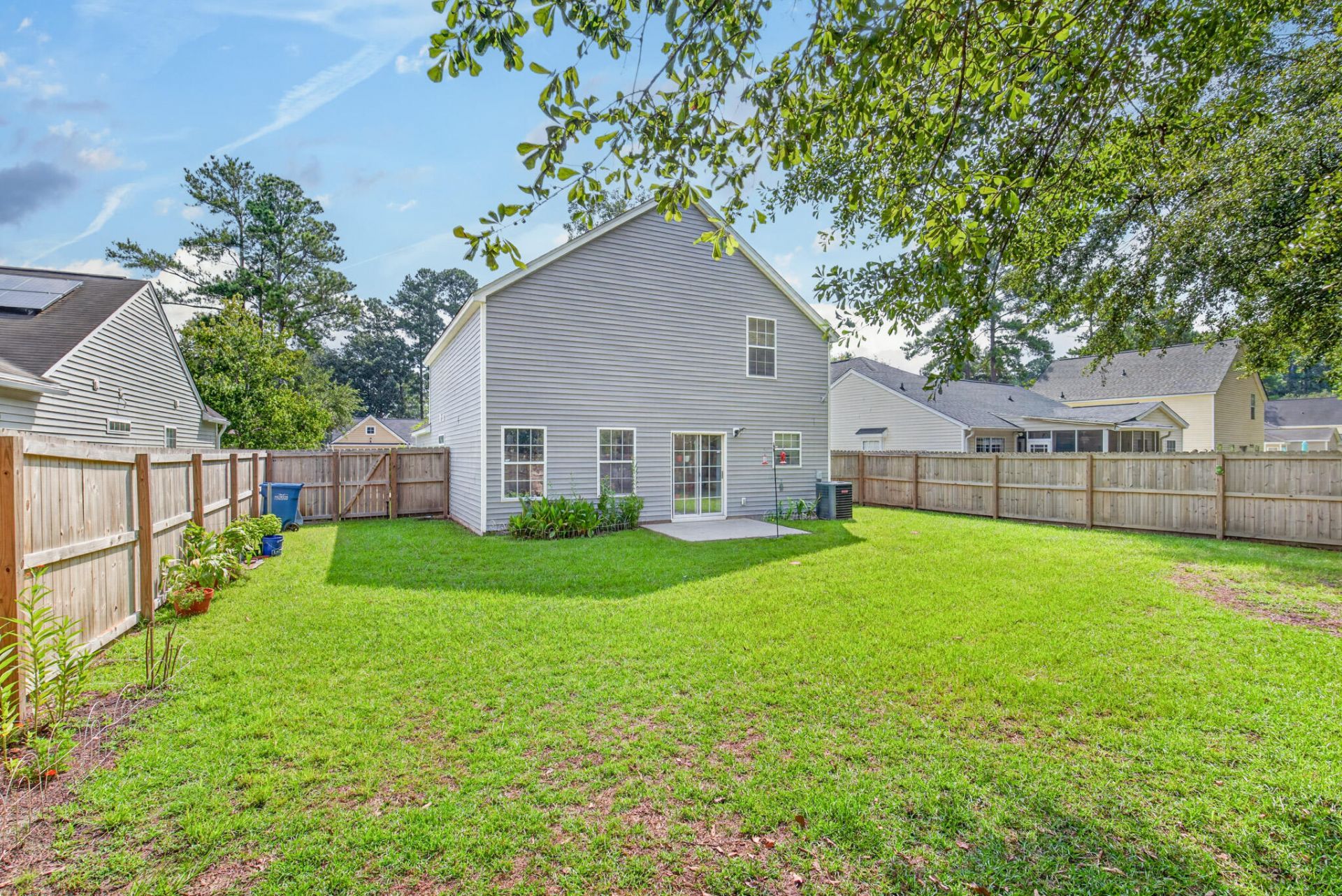 9021 Greenbriar Drive Photo 24