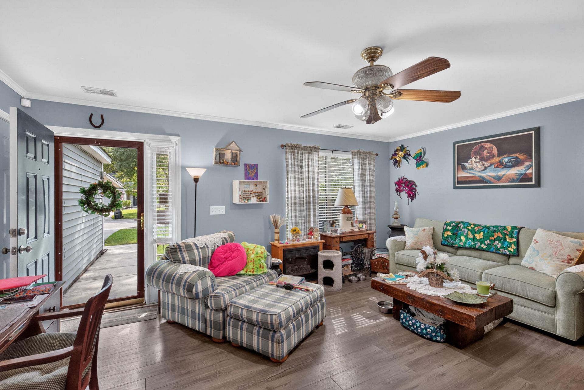 9021 Greenbriar Drive Photo 4