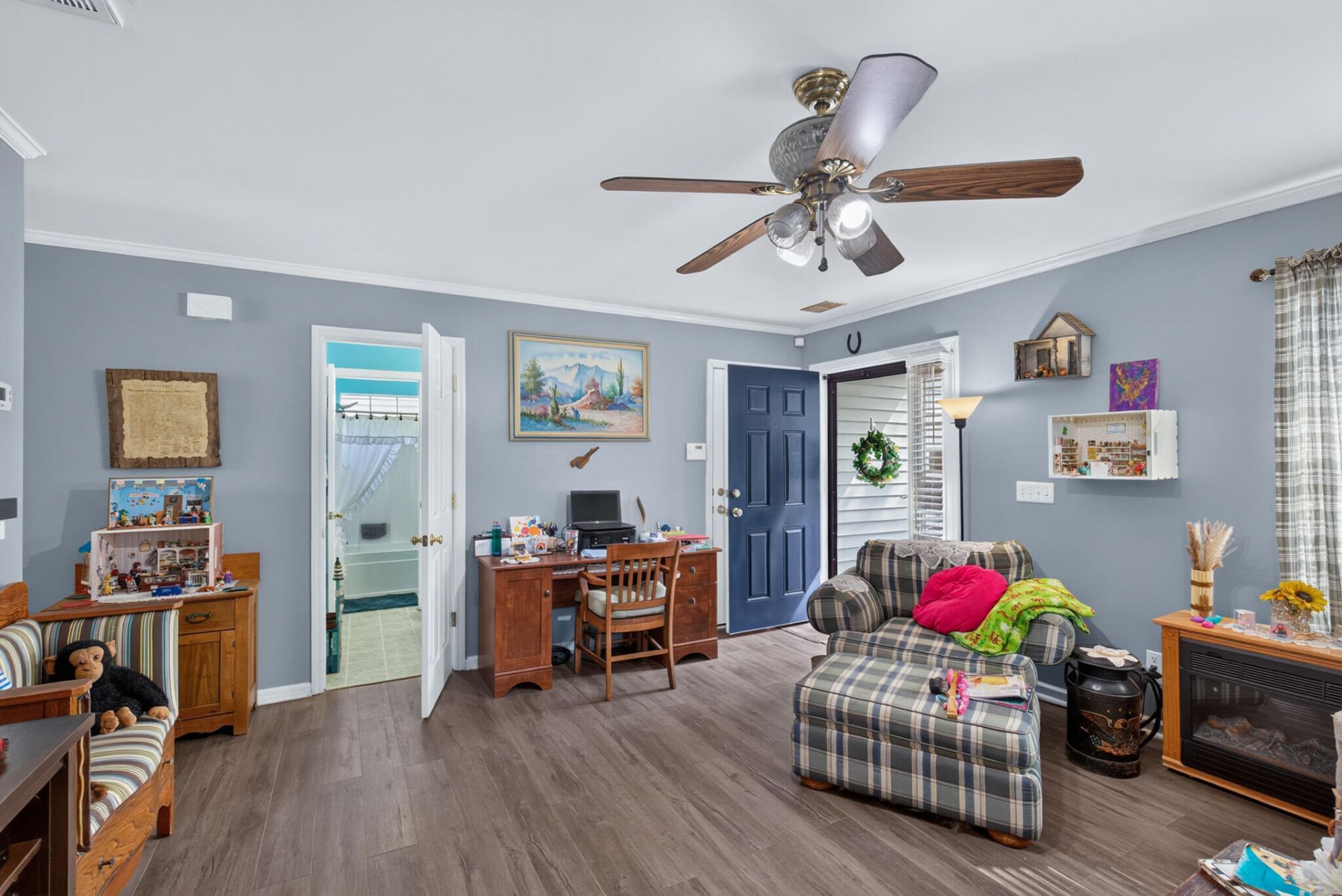 9021 Greenbriar Drive Photo 5