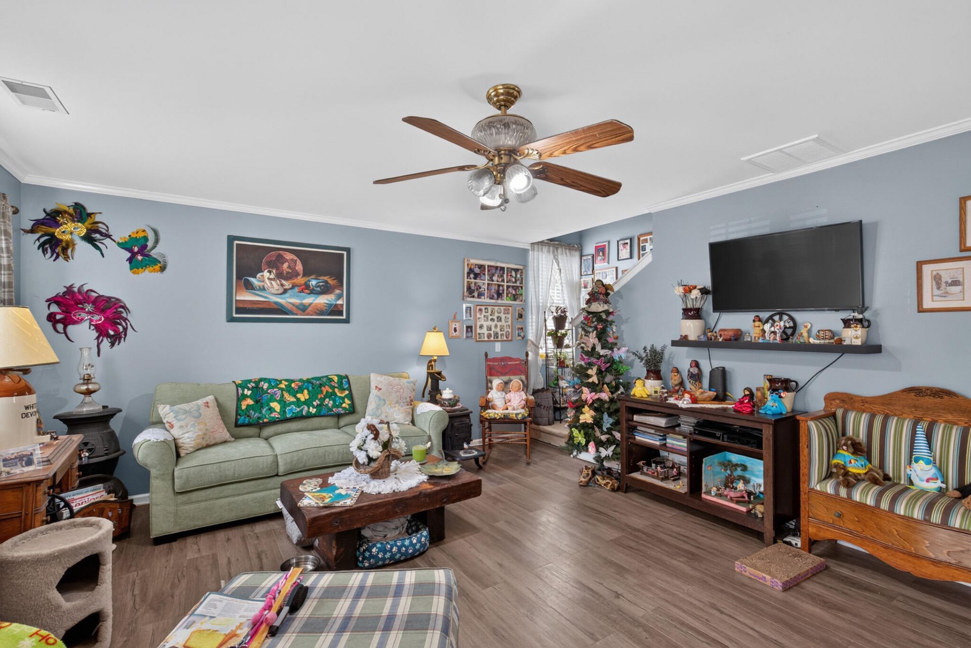 9021 Greenbriar Drive Photo 6