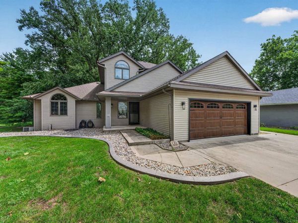 2208 Cambridge Drive, Goshen, IN 46528