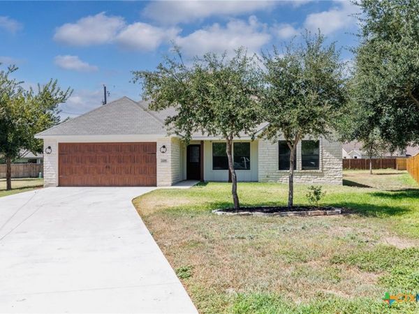 228 Plum Street , Luling, TX 78648