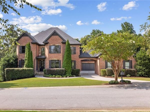 4824 Deer Creek Court , Flowery Branch, GA 30542