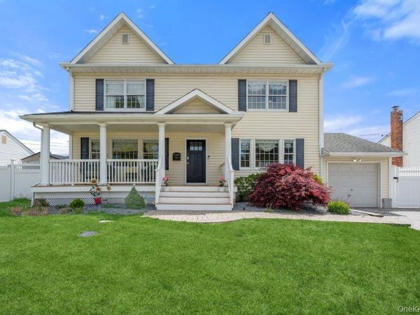 47 Syosset Circle , Syosset, NY 11791