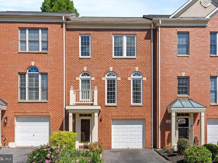21 Blue Hosta Way , Rockville, MD 20850 Main Photo