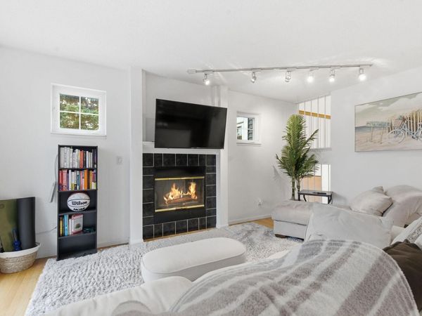 15665 24th Avenue N, Unit E, Plymouth, MN 55447