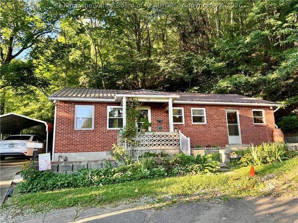 169 Court Street, Madison, WV 25130